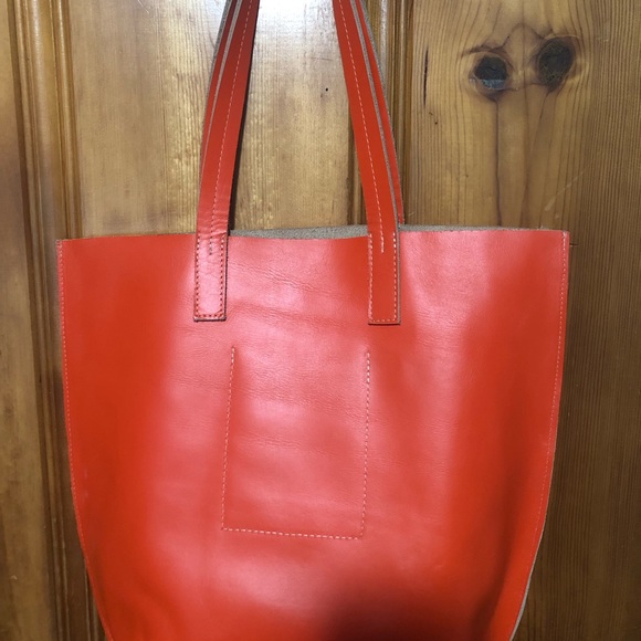 Extra large orange/red color bag - Picture 2 of 3